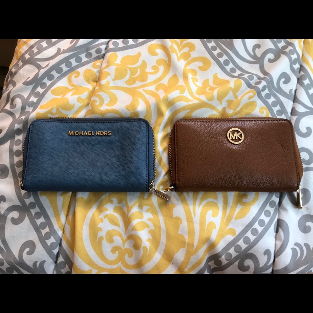 MK cell phone wallet
